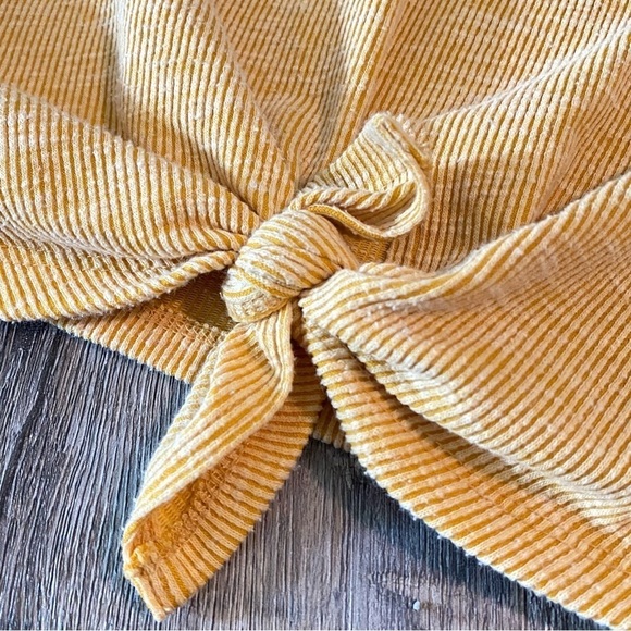 BUNDLE of 3 Cropped Shirts - Forever 21, Buckle, H&M All Fit Junior Medium - Picture 9 of 11